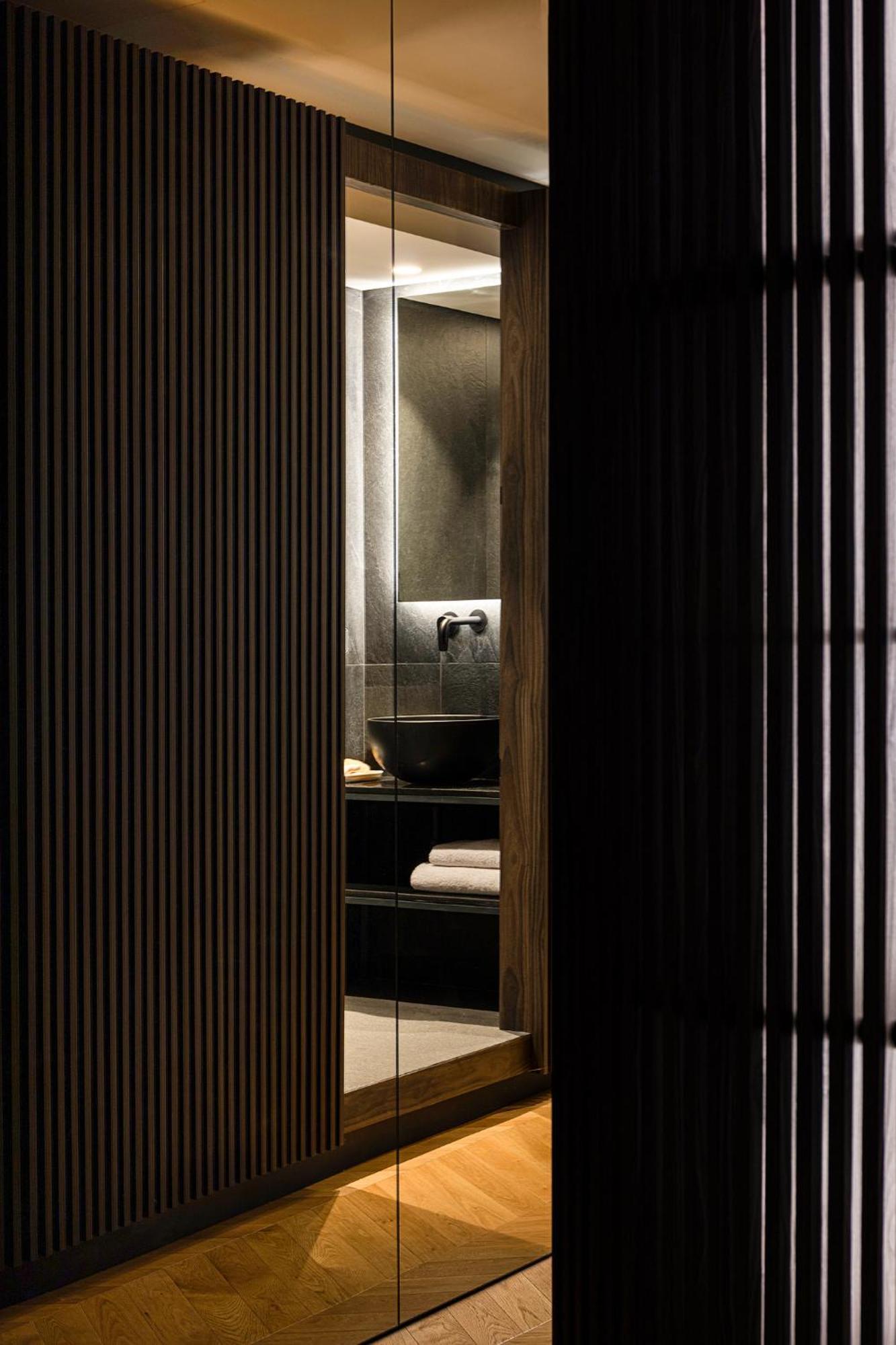 Bullet Apartment